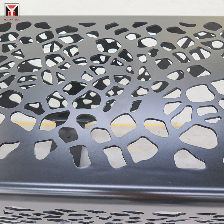 Stol çeliku i shpuar me dizajn modern, i zi, pa shpinë, për jashtë, në parkun publik, Rruga 6