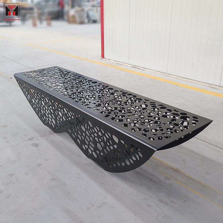 Stol çeliku i shpuar me dizajn modern, i zi, pa shpinë, për jashtë, në parkun publik, Rruga 5