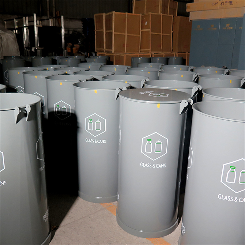 Factory Wholesale Outdoor Commercial Metal Street litter bin With lid 18